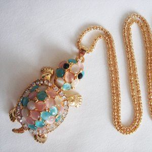Articulated turtle necklace